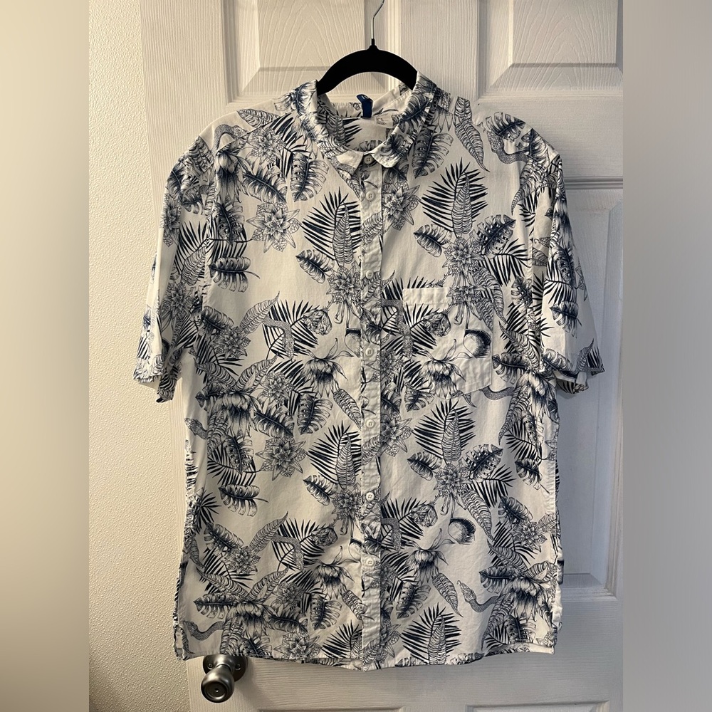 H&M divided men’s button up - Picture 5 of 6